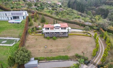 Venta de Casa Campestre en Condominio Sector  Aeropuerto