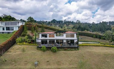 Venta de Casa Campestre en Condominio Sector  Aeropuerto