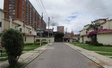 ARRIENDO CASA ESPECTACULAR EN CEDRITOS – 160 M² CONJUNTO CERRADO
