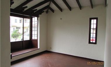 ARRIENDO CASA ESPECTACULAR EN CEDRITOS – 160 M² CONJUNTO CERRADO