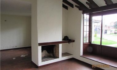 ARRIENDO CASA ESPECTACULAR EN CEDRITOS – 160 M² CONJUNTO CERRADO