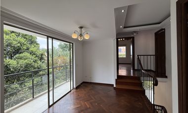 ARRIENDO CASA EN ENVIGADO SECTOR LOMA DEL ESMERALDAL