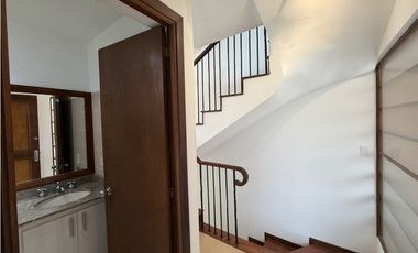 ARRIENDO CASA EN ENVIGADO SECTOR LOMA DEL ESMERALDAL