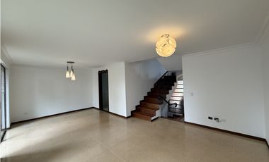 ARRIENDO CASA EN ENVIGADO SECTOR LOMA DEL ESMERALDAL