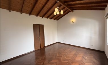 ARRIENDO CASA EN ENVIGADO SECTOR LOMA DEL ESMERALDAL