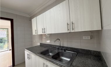 ARRIENDO CASA EN ENVIGADO SECTOR LOMA DEL ESMERALDAL