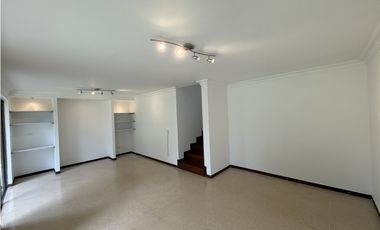 ARRIENDO CASA EN ENVIGADO SECTOR LOMA DEL ESMERALDAL