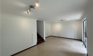 ARRIENDO CASA EN ENVIGADO SECTOR LOMA DEL ESMERALDAL