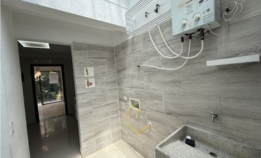 ARRIENDO CASA EN ENVIGADO SECTOR LOMA DEL ESMERALDAL