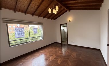 ARRIENDO CASA EN ENVIGADO SECTOR LOMA DEL ESMERALDAL