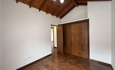 ARRIENDO CASA EN ENVIGADO SECTOR LOMA DEL ESMERALDAL