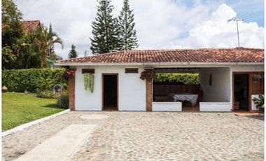VENDO CASA CAMPESTRE EN PARCELACIÓN LAGO CALIMA. DARIEN  ES