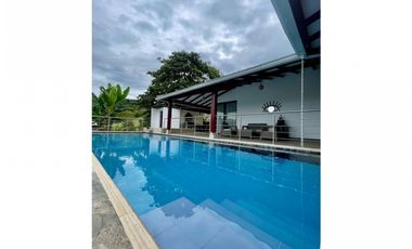 Vendo Casa campestre en condominio en Calima, Valle del Cauca  ES