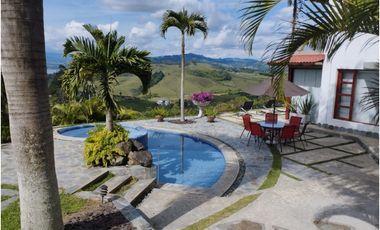 Vendo Casa Campestre en el Lago Calima.  Darién  AA