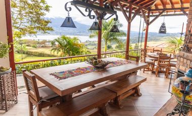 Vendo Casa Campestre en el Lago Calima.  Darién  AA