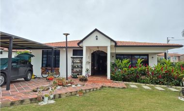 Venta Casa Campestre en Chinauta Antes del Peaje | 246 m²