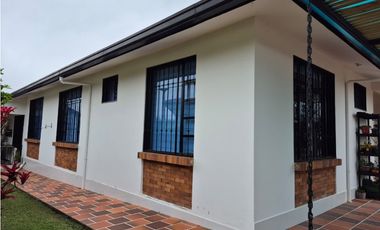 Venta Casa Campestre en Chinauta Antes del Peaje | 246 m²