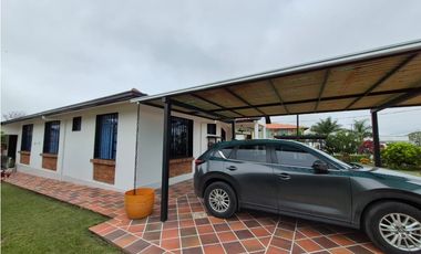 Venta Casa Campestre en Chinauta Antes del Peaje | 246 m²
