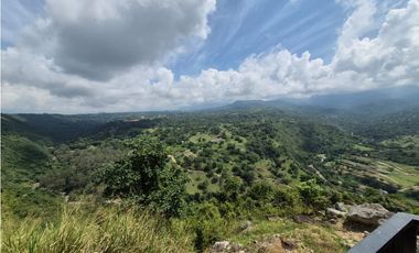 Venta Casa Campestre en Chinauta Antes del Peaje | 246 m²