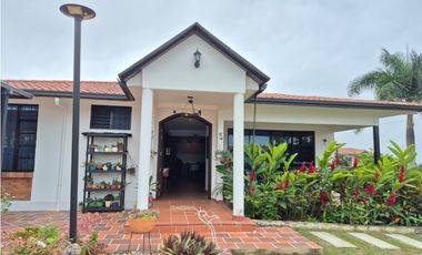 Venta Casa Campestre en Chinauta Antes del Peaje | 246 m²