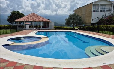 Venta Casa Campestre en Chinauta Antes del Peaje | 246 m²