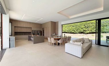 CASA DE LUJO EN SAN JERONIMO DISPONIBLE PARA VENTA