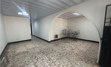 APARTAMENTO DISPONIBLE EN ALQUILER EN MELENDEZ, SEGUNDO PISO