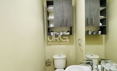 Casa en Venta en Al lado de Manuel Bustos Huerta