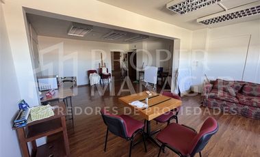 Local Comercial en Venta en Oficina 95 m² en Venta – Edificio Patio Las Terrazas, Centro de Chillán