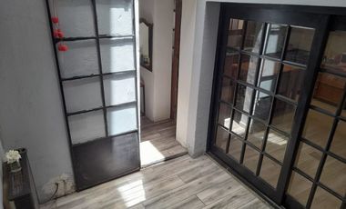 VENTA CASA. PATIO. TERRAZA. COCHERA. LOCAL. LANUS.