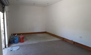 VENTA CASA. PATIO. TERRAZA. COCHERA. LOCAL. LANUS.