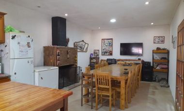 VENTA CASA. PATIO. TERRAZA. COCHERA. LOCAL. LANUS.