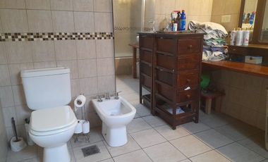 VENTA CASA. PATIO. TERRAZA. COCHERA. LOCAL. LANUS.