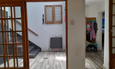 VENTA CASA. PATIO. TERRAZA. COCHERA. LOCAL. LANUS.