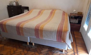 VENTA CASA. PATIO. TERRAZA. COCHERA. LOCAL. LANUS.