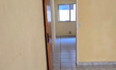 Departamento Tipo Casa en alquiler en Lanus Oeste