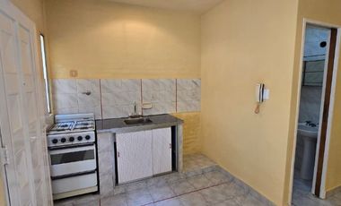 Departamento Tipo Casa en alquiler en Lanus Oeste