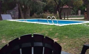 Casa en alquiler permanente c/ pileta en Villa de las Rosas