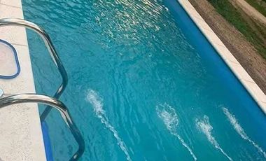 Casa en alquiler permanente c/ pileta en Villa de las Rosas