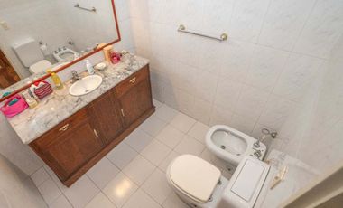 VENTA CASA 7 AMBIENTES OLIVOS ROCHE MUTIFAMILIAR