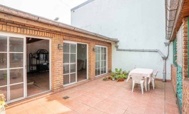 VENTA CASA 7 AMBIENTES OLIVOS ROCHE MUTIFAMILIAR