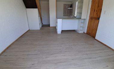 SE ARRIENDA ACOGEDORA CASA SOLIDA