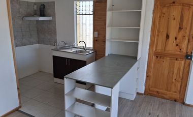 SE ARRIENDA ACOGEDORA CASA SOLIDA