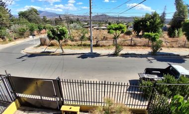 SE ARRIENDA ACOGEDORA CASA SOLIDA