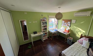 MUY BUENA CASA - BARRIO MEDICO 2