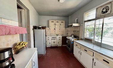 EXCELENTE UBICACION Y TERRENO HABITACIONAL Y/O COMERCIAL
