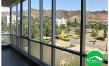 Arriendo Local Comercial de 2 Niveles en Huechuraba