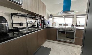 Casa en RENTA Toluca, cercana a Plaza Santín, dentro de Fraccionamiento nuevo, doble filtro de seguridad.