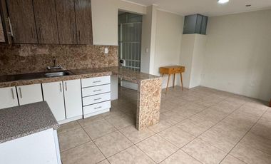 Venta de Casa de 4 Pisos  – Santiago de Surco