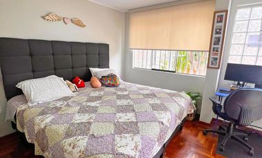 Venta de Casa de 4 Pisos  – Santiago de Surco